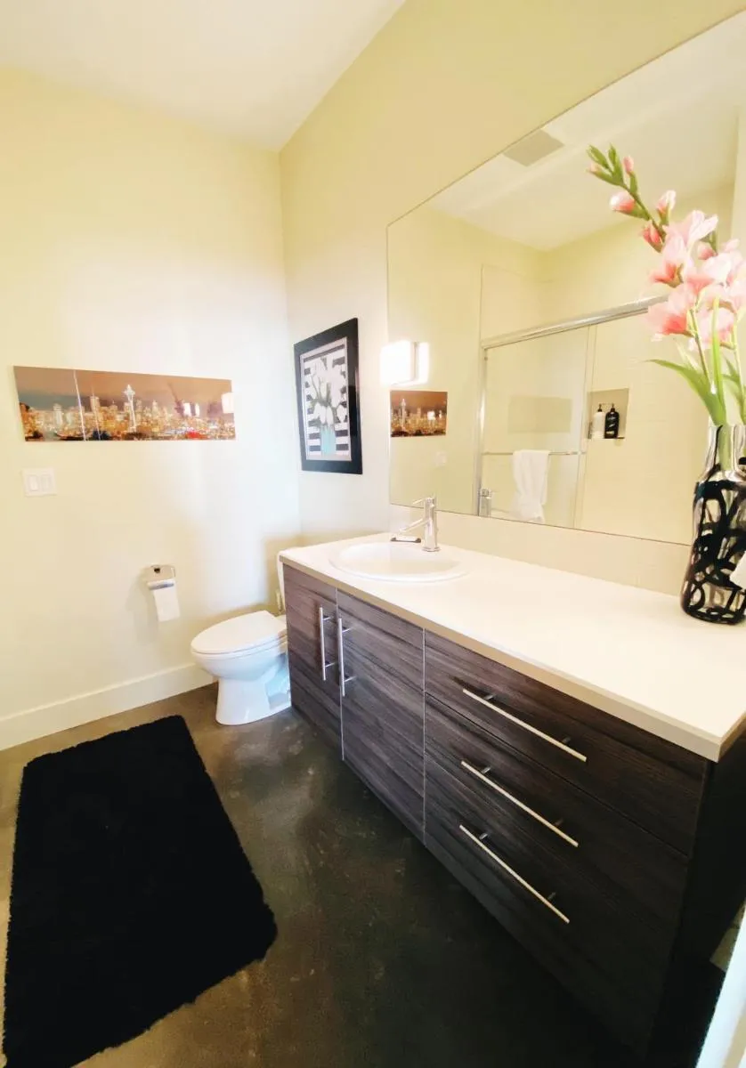 Image 4 of 180 degree, unobstructed bluff view!