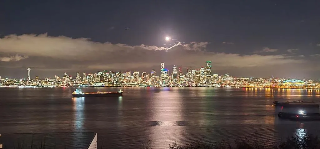 Image of 180 degree, unobstructed bluff view!