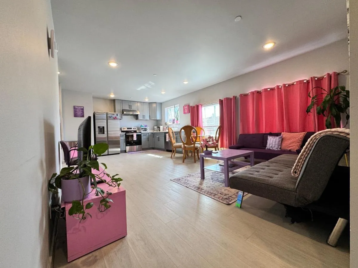 Image 4 of 1 BD Apt with 2 Extra Sofa Beds 13 mins to SeaTac Airport