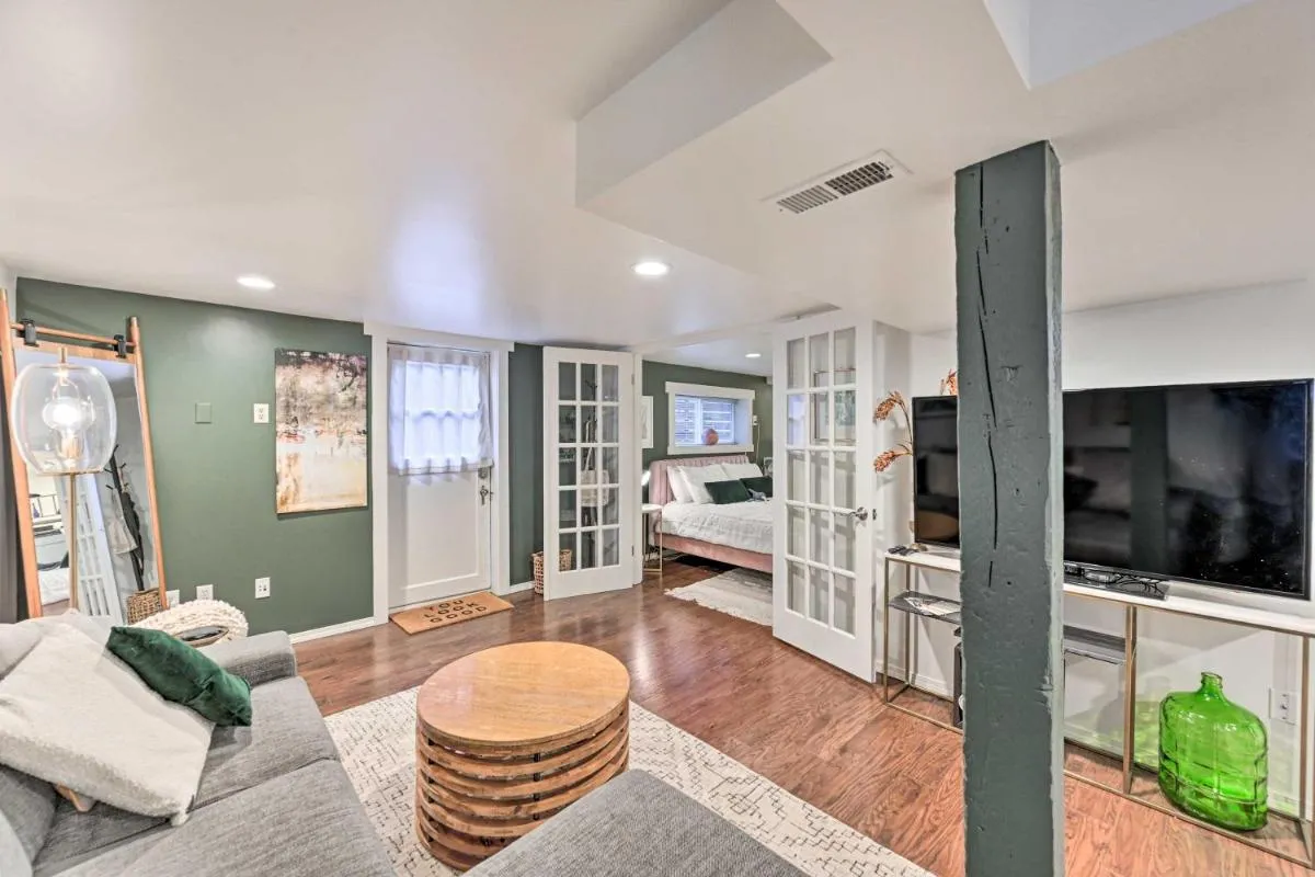 Image 4 of 3 Mi to Dtwn Seattle Queen Anne Apartment!