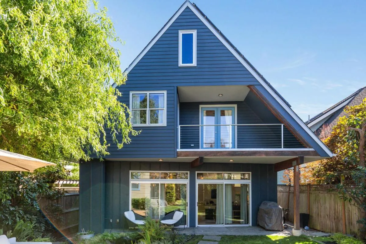Image 1 of 4BR 4BA The Gardens at Queen Anne