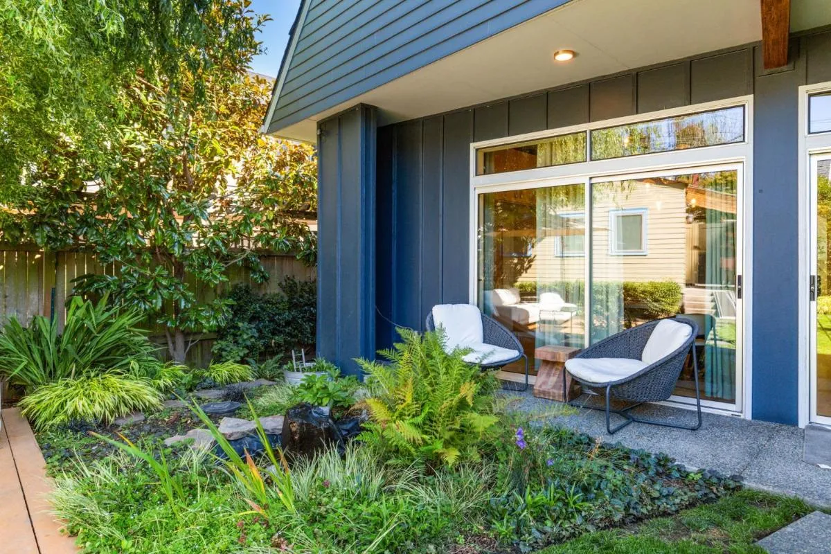Image 3 of 4BR 4BA The Gardens at Queen Anne