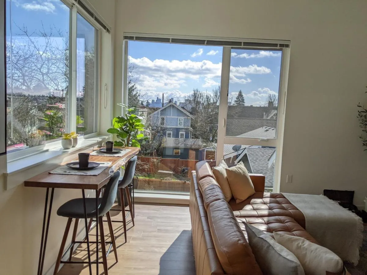Image 3 of A premier smart condo with parking