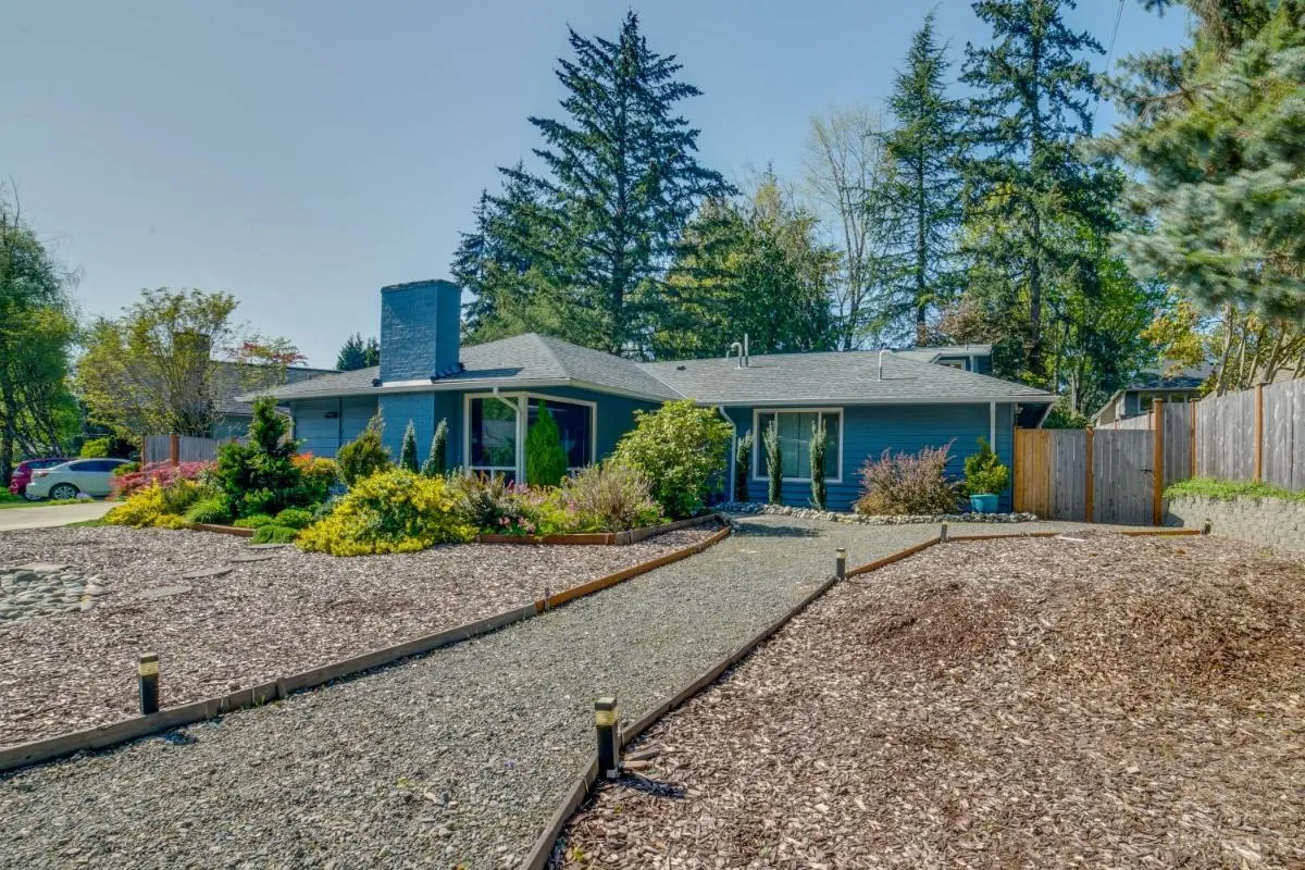 Image 5 of Bellevue Abode Balcony, 13 Mi to Downtown Seattle