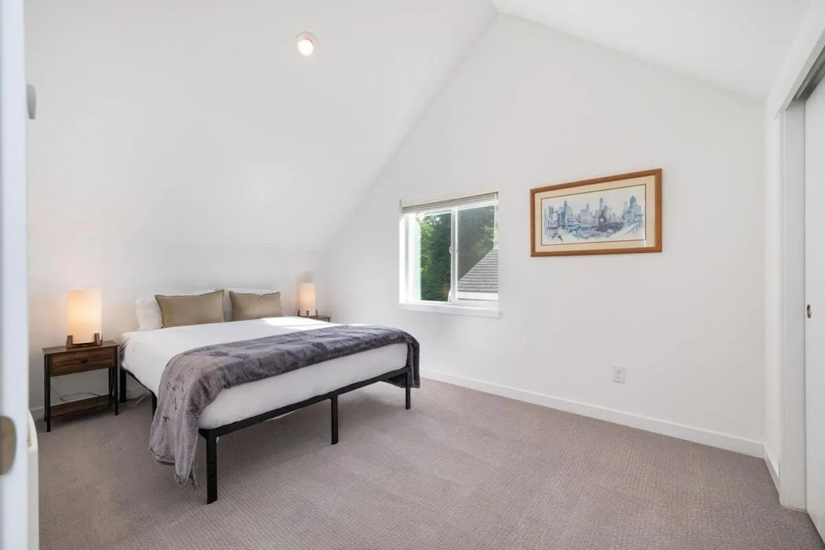 Image 1 of Brand New Home 10min To Green Lake
