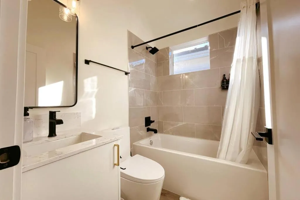 Image 6 of Central Seattle Peaceful Private Retreat 10 Mins Walk From Groceory Store
