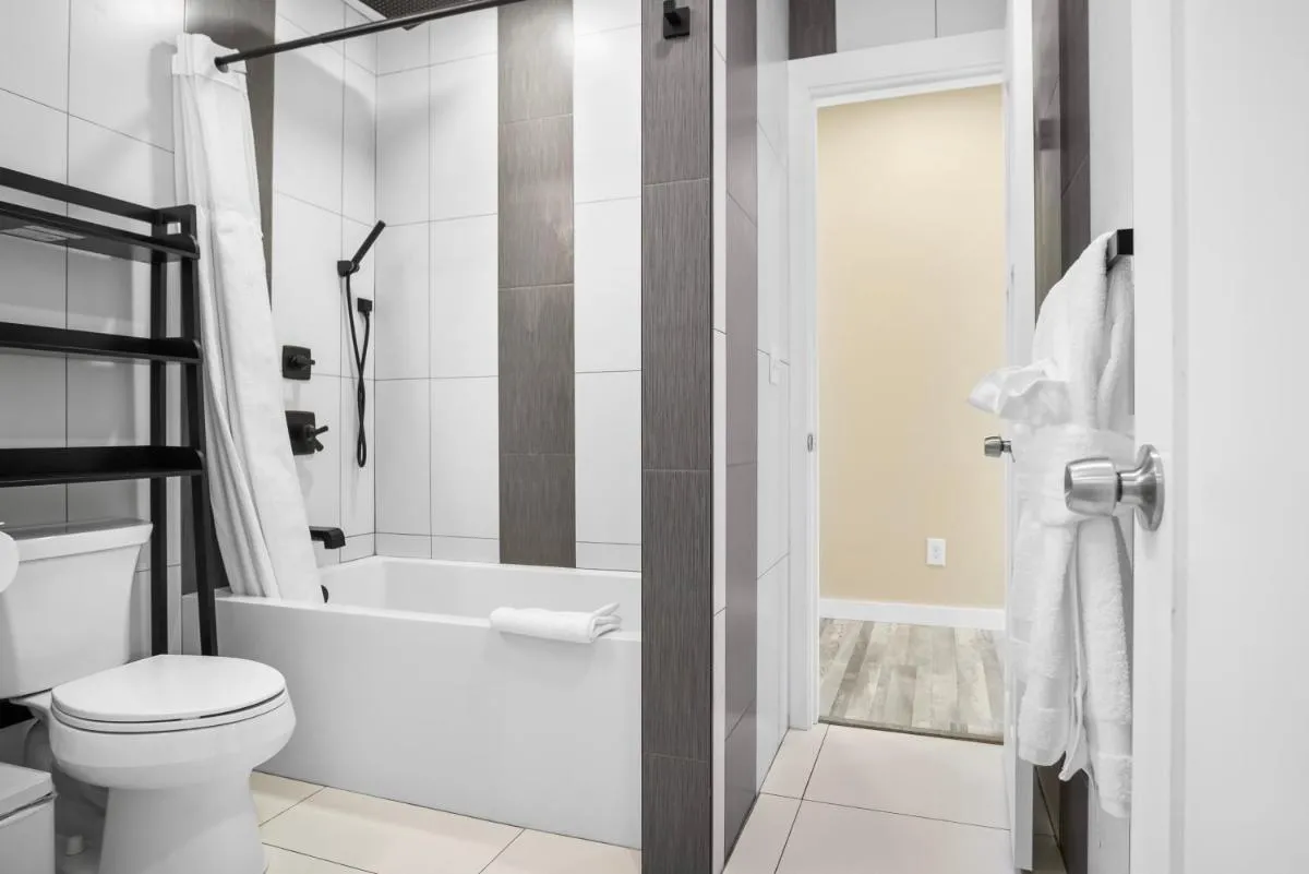 Image 2 of Central Urban Comfort Home
