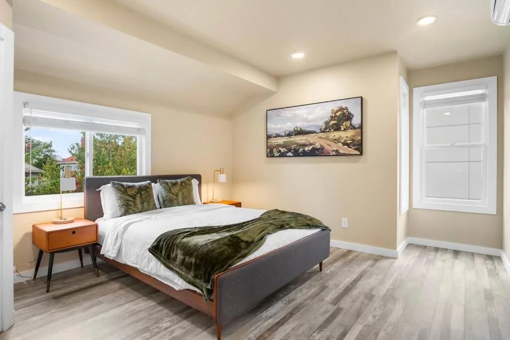 Image 6 of Central Urban Comfort Home