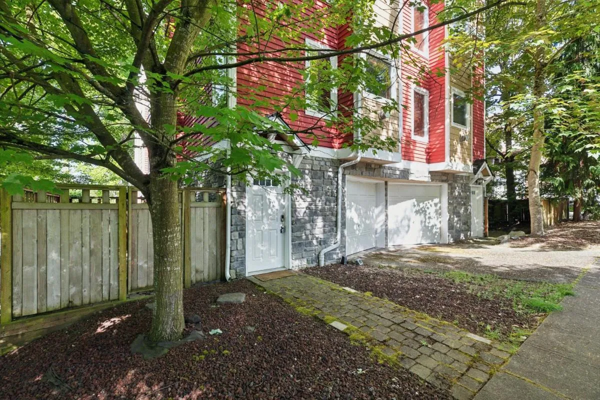 Image 5 of Charming 2BR Townhouse near Green Lake