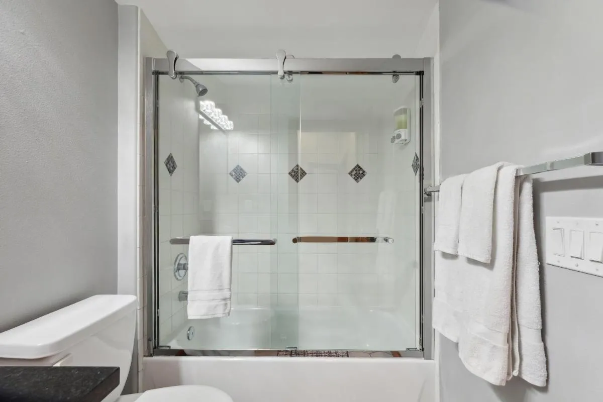 Image 2 of Charming 2BR Townhouse near Green Lake