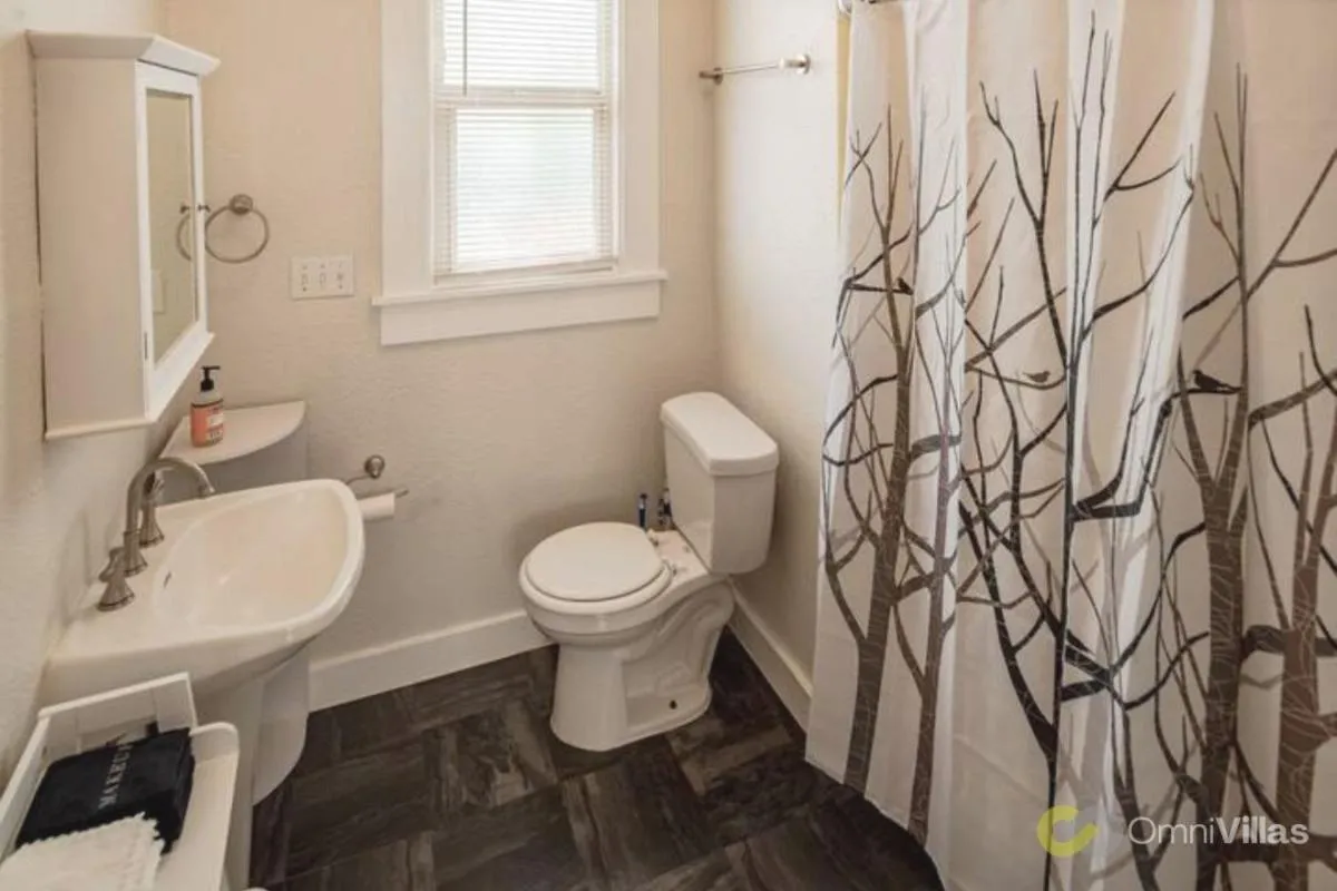Image 2 of Charming 3BR – Heart of Seattle