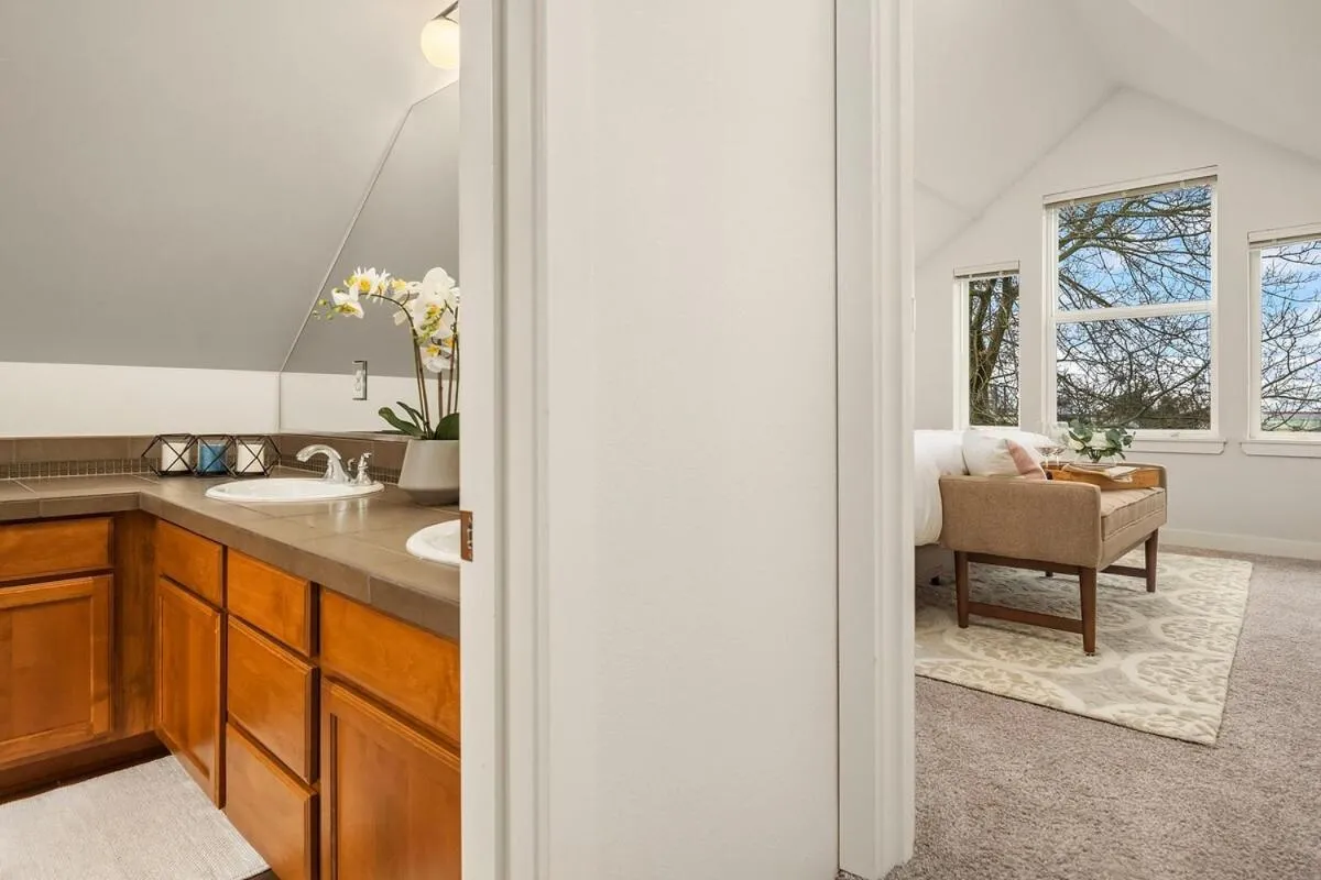 Image 2 of Cheerful Capitol Hill Home AC and 98 Walk Score