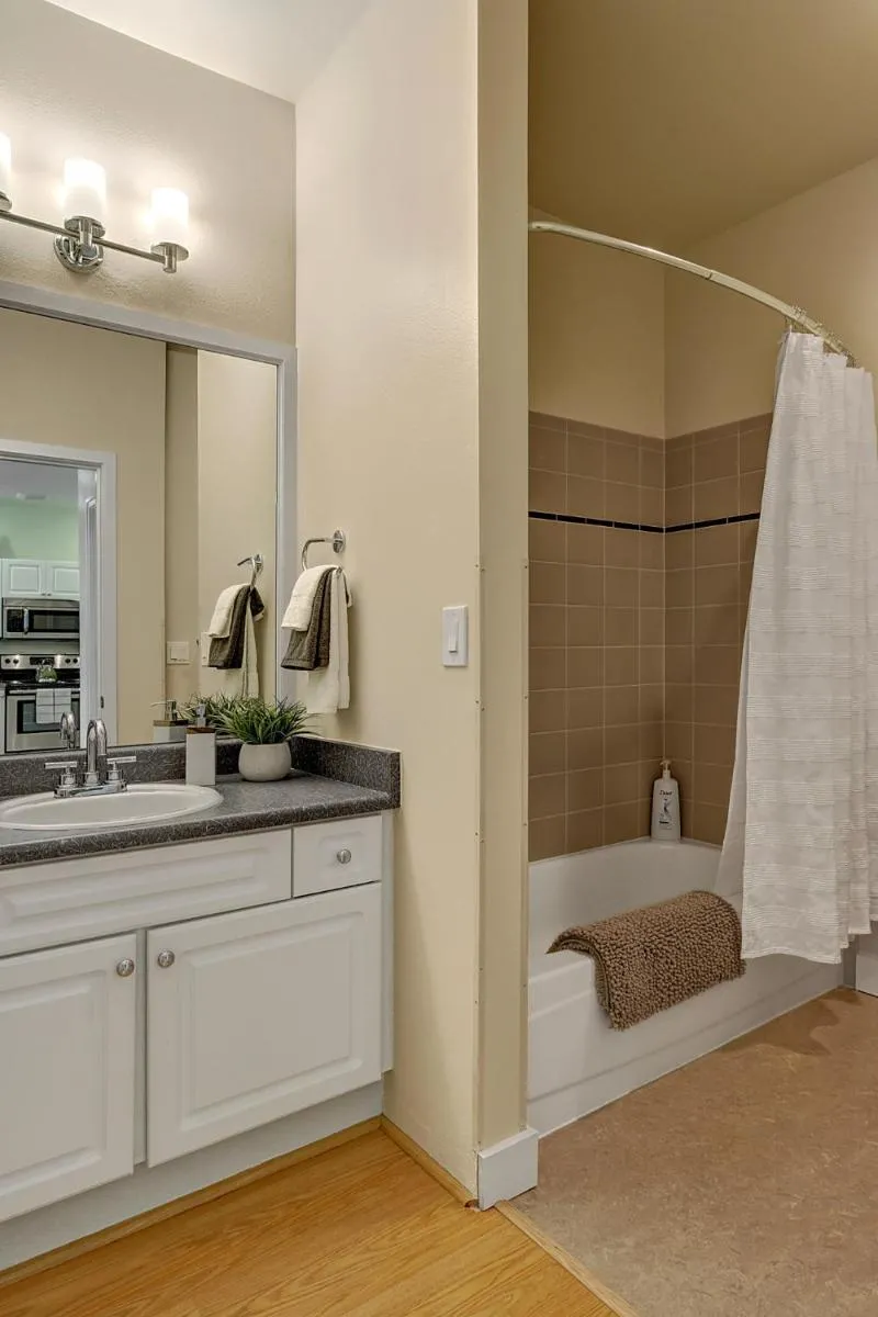 Image 3 of City Water View Oasis with Pool & Gym near Cruise in Heart of Seattle