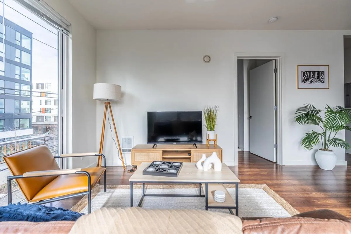 Image 1 of Close Downtown Modern Apartment – Pet Friendly, WiFi, Rooftop views