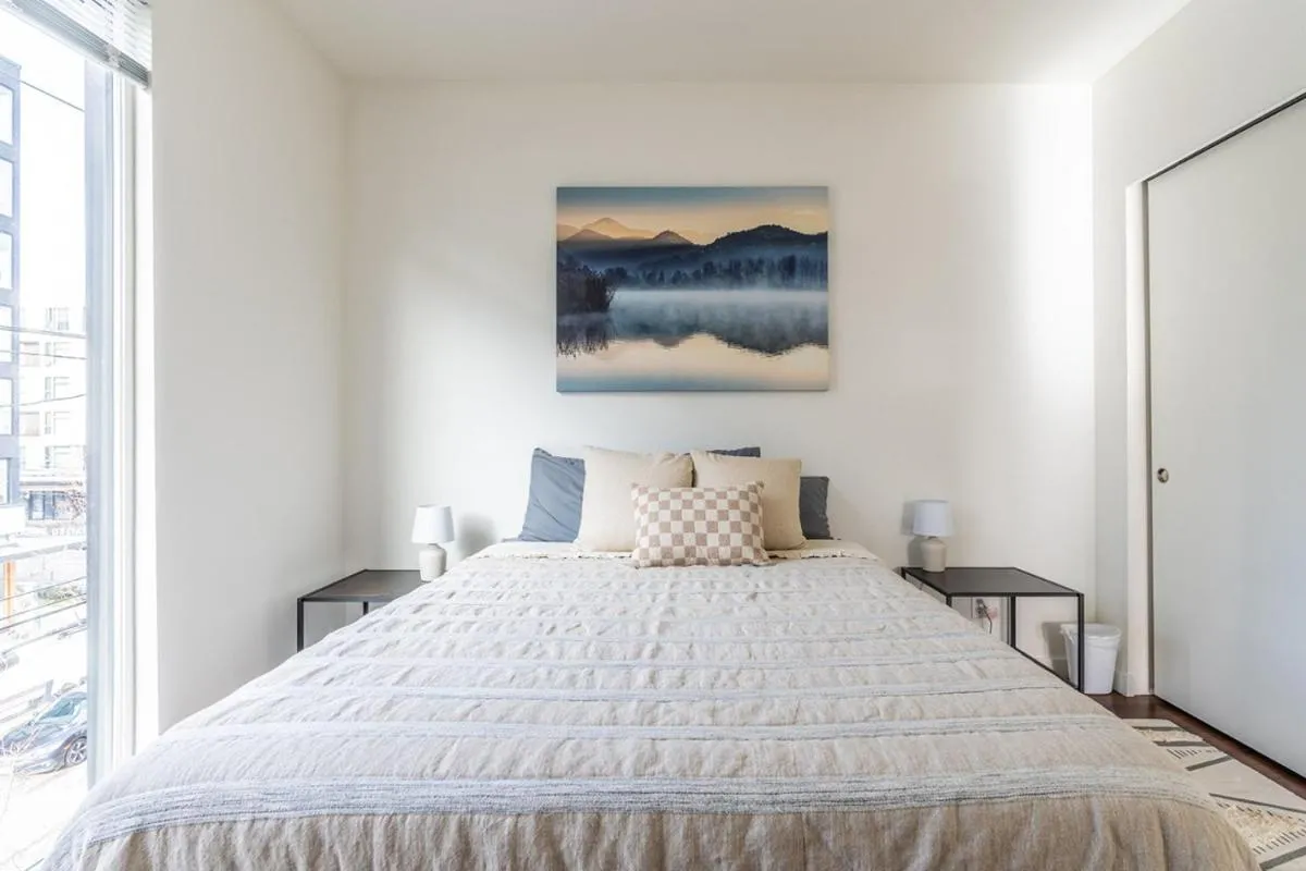 Image 4 of Close Downtown Modern Apartment – Pet Friendly, WiFi, Rooftop views