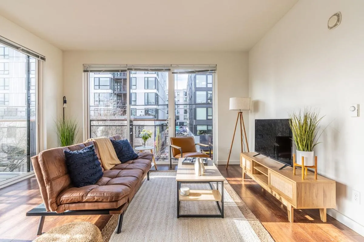 Image 3 of Close Downtown Modern Apartment – Pet Friendly, WiFi, Rooftop views