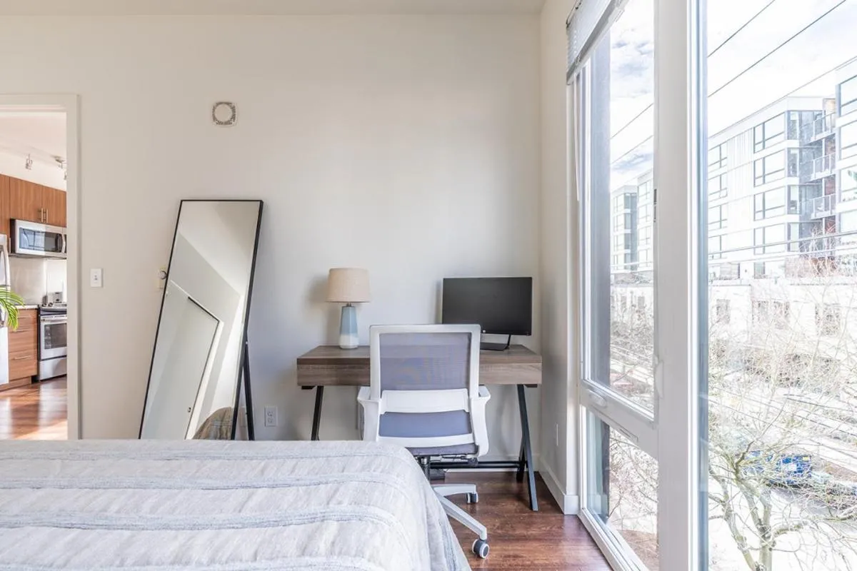 Image 6 of Close Downtown Modern Apartment – Pet Friendly, WiFi, Rooftop views