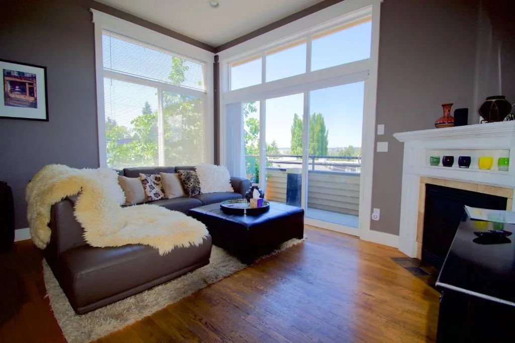 Image of Comfort and Grace Perched on Queen Anne Hill
