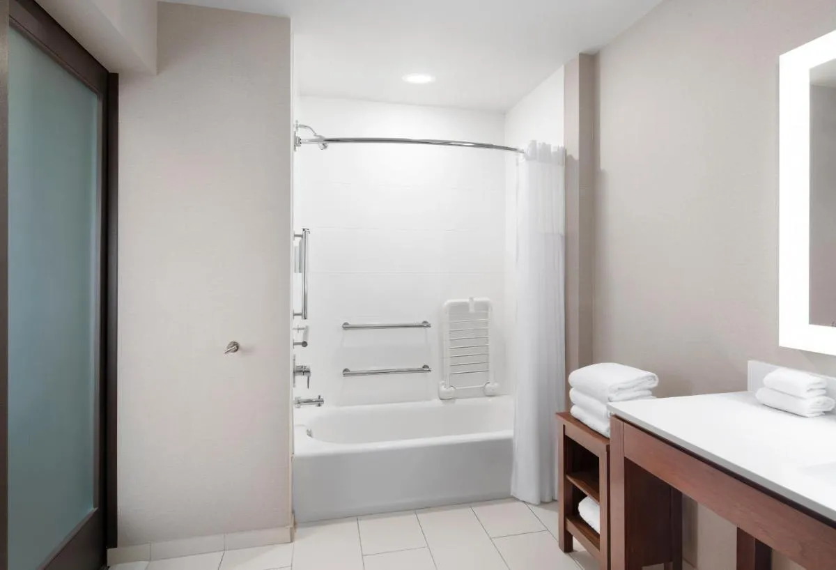 Image 6 of Courtyard by Marriott Seattle SeaTac Airport