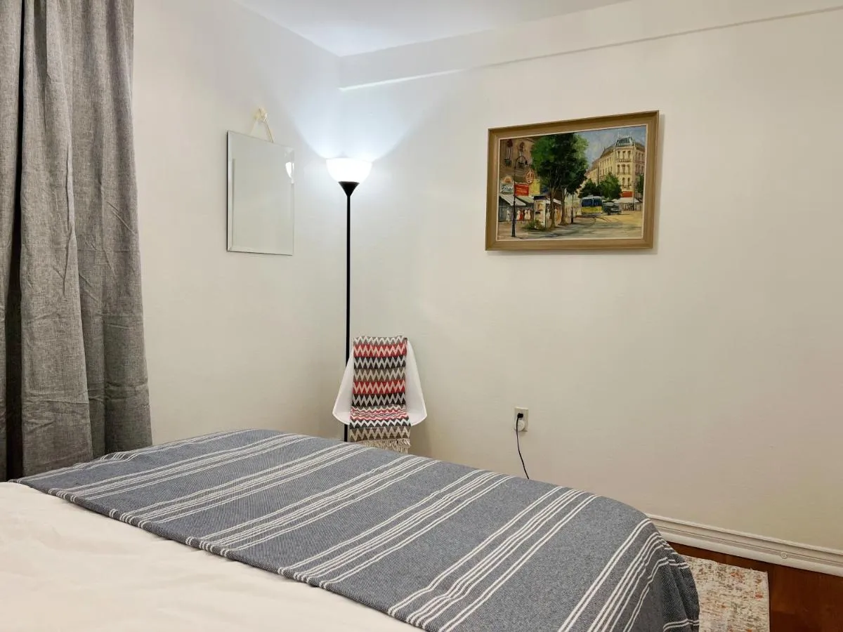 Image 6 of Cozy 1BR with Free Parking Downtown Conv Center