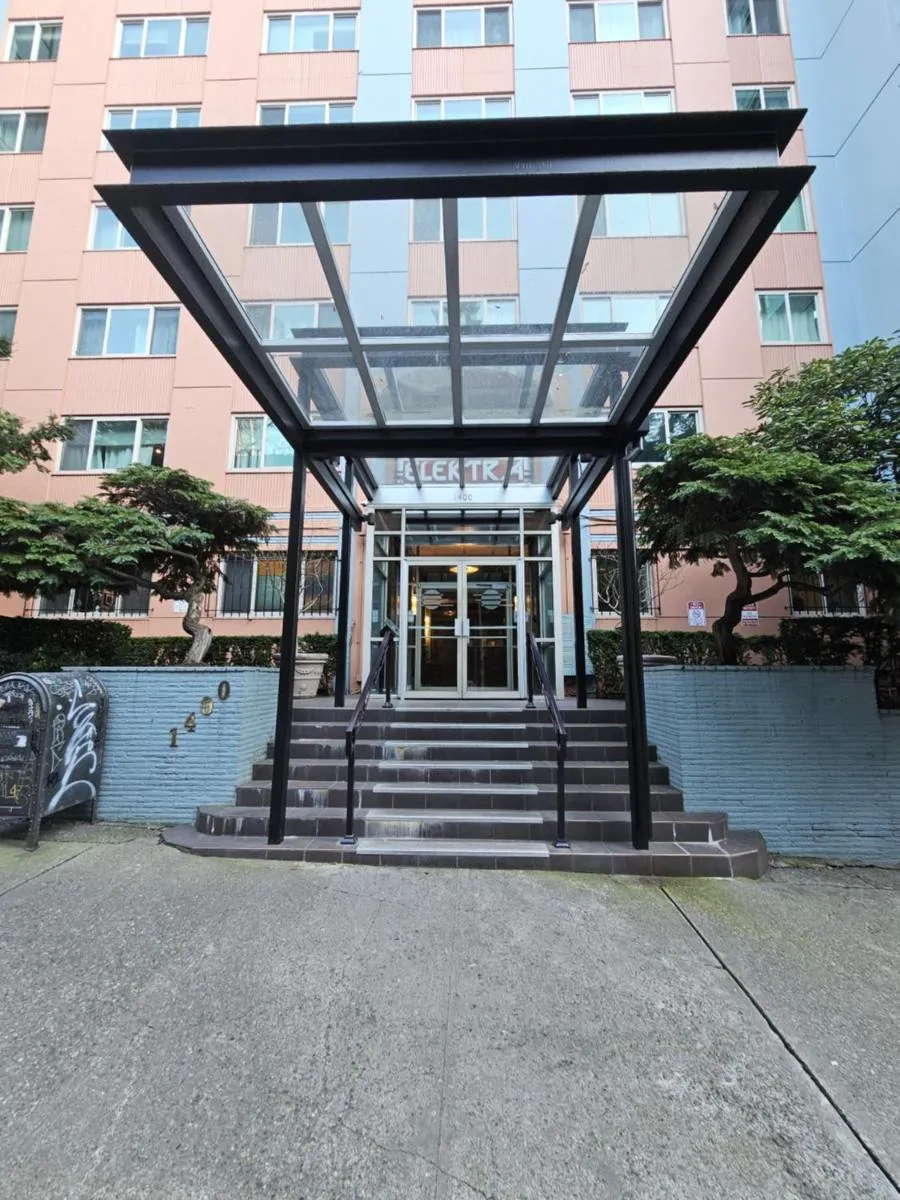 Image 5 of Cozy 1BR with Free Parking Downtown Conv Center