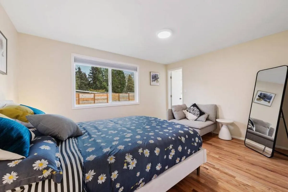 Image 1 of Cozy Bellevue Home for Family Business Near Microsoft
