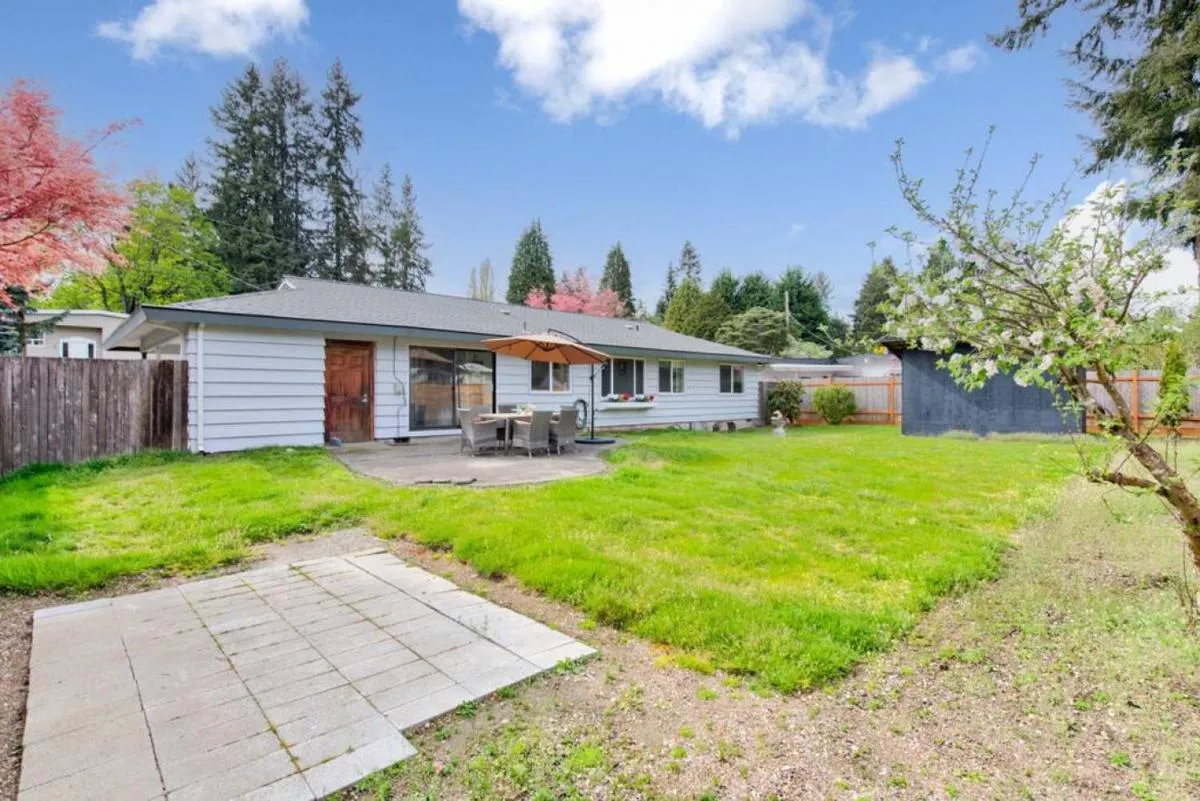 Image 5 of Cozy Bellevue Home for Family Business Near Microsoft