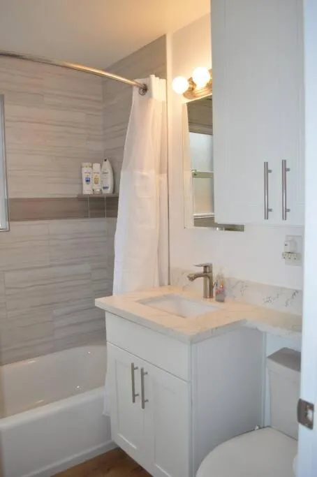 Image 3 of Cozy Crown Hill Carkeek Cottage w/3 Beds, Full Kitchen & Backyard in North Seattle