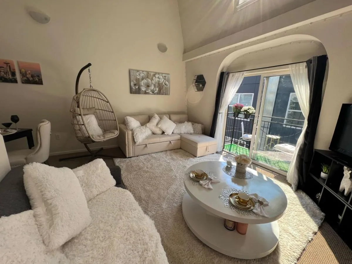 Image 6 of Cozy Downtown Condo Retreat with Space Needle View