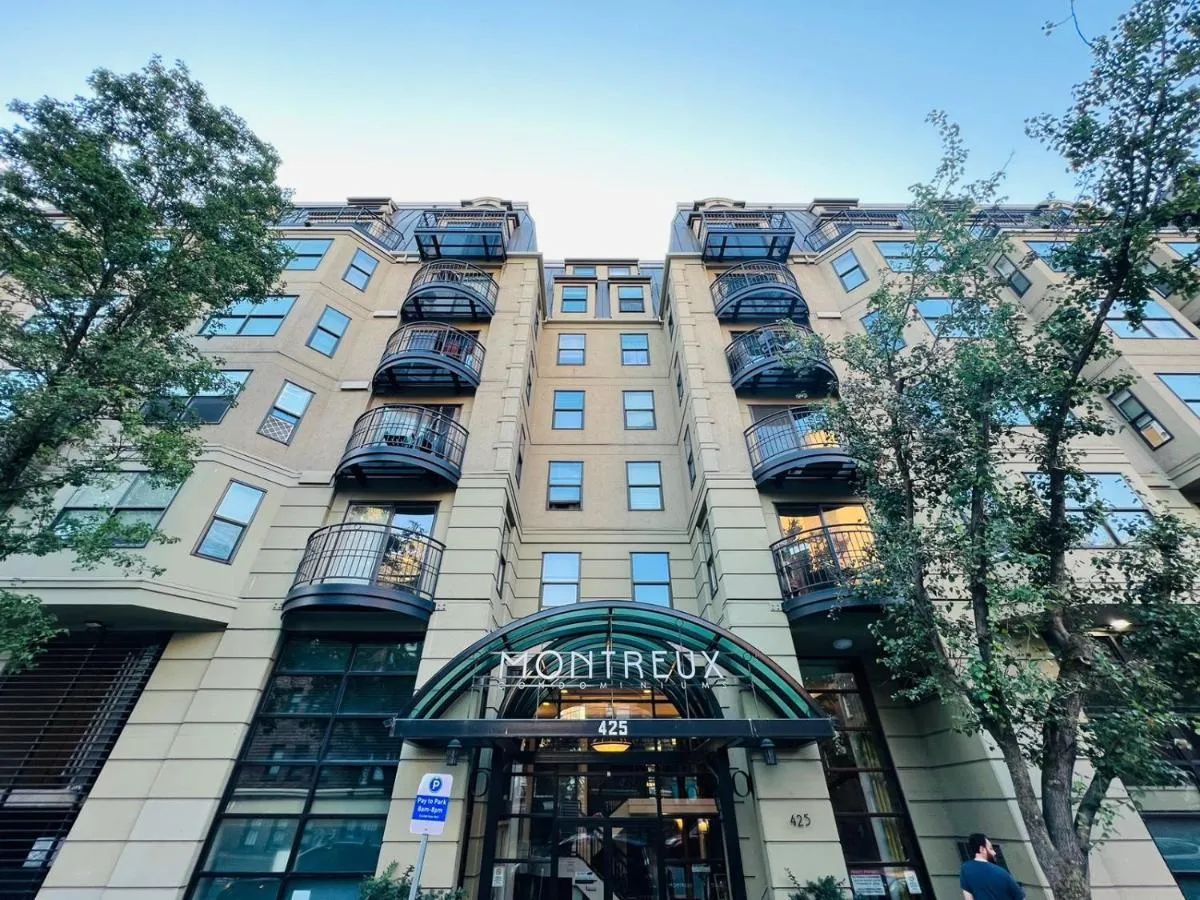 Image 4 of Cozy Downtown Condo Retreat with Space Needle View