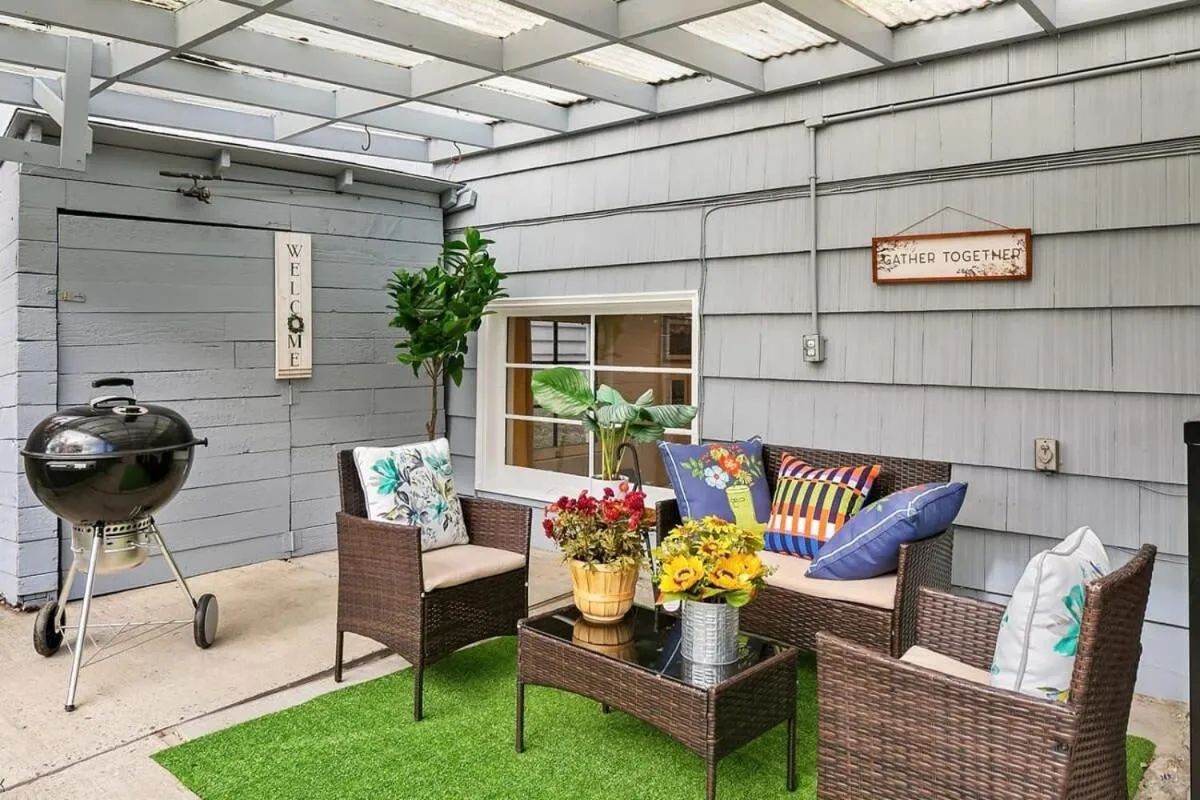 Image 4 of Cozy Getaway Yard House with BBQ – UW – Children Hospital