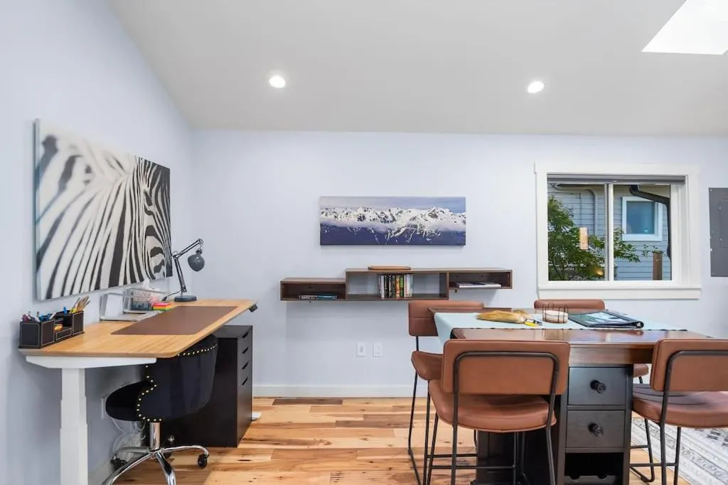 Image 4 of Cute West Seattle Home w Firepit