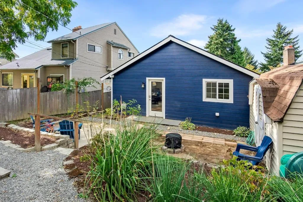 Image 5 of Cute West Seattle Home w Firepit