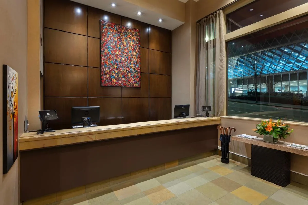 Image 6 of Executive Hotel Pacific