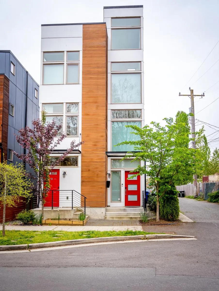 Image 3 of Explore Seattle Free Parking & Walk to Light Rail – New listing & ABNB Superhost