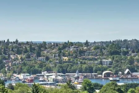 Image 5 of Fremont home with panoramic views near Woodland Zoo
