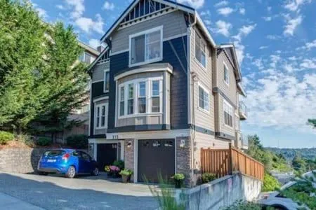 Image 6 of Fremont home with panoramic views near Woodland Zoo