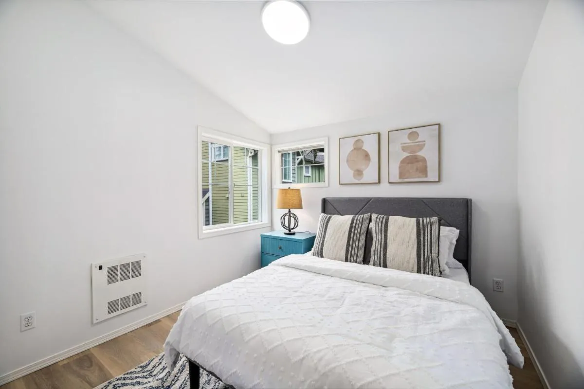 Image 1 of Green Lake Remodelled home with AC garage yard