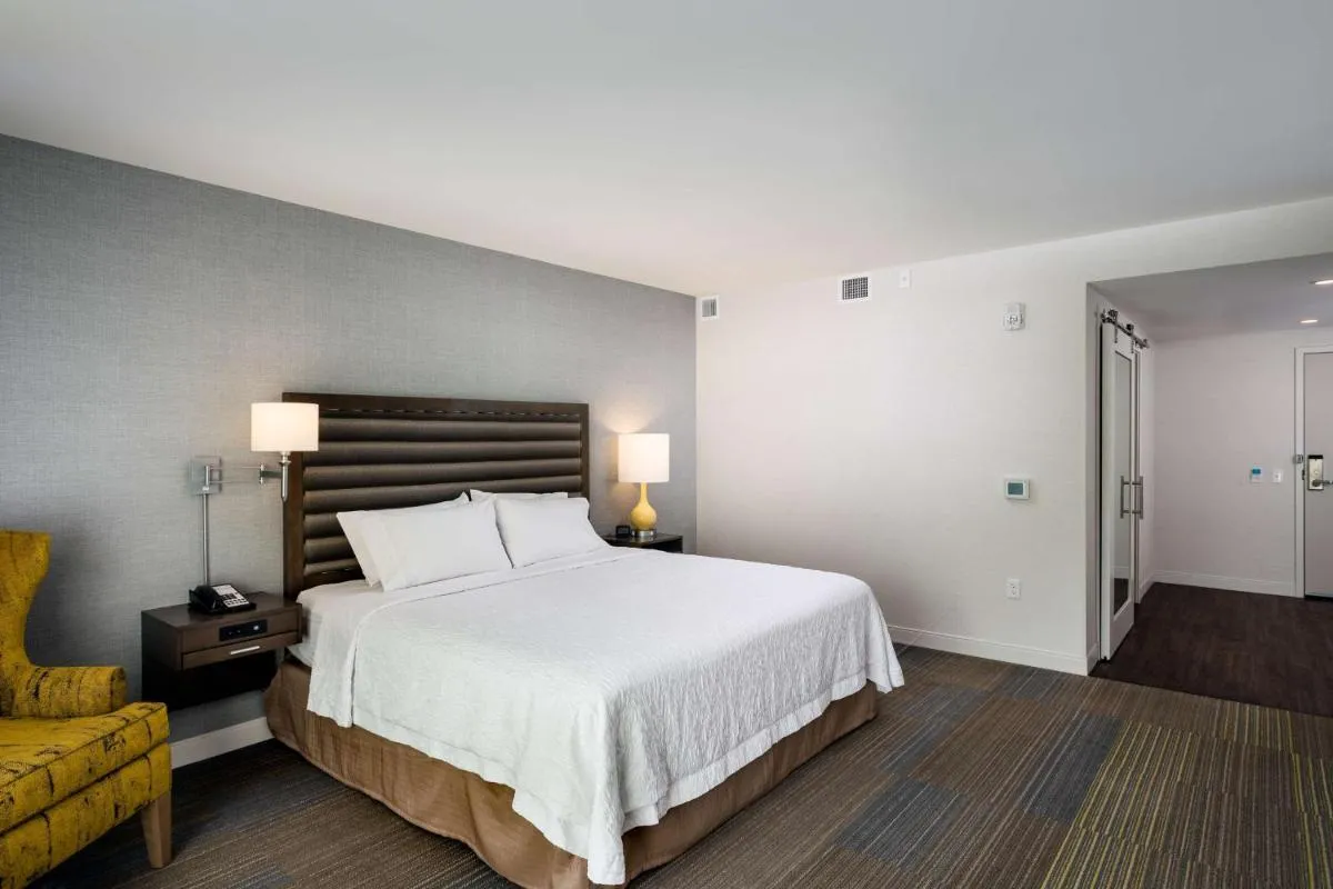 Image 1 of Hampton Inn & Suites by Hilton Seattle/Northgate
