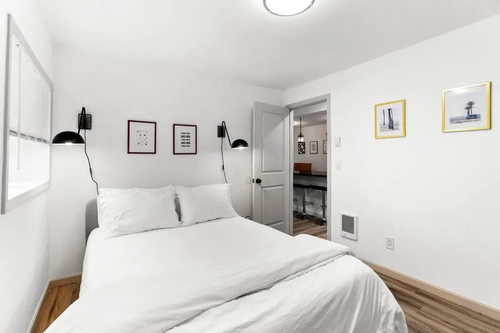 Image 1 of Hillside in Seattle – updated and well appointed.