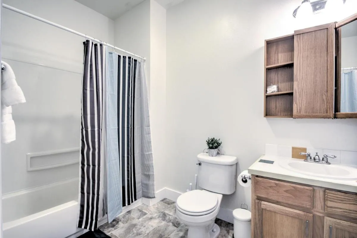 Image 2 of Hosteeva Capitol Hill 2BR Apt – 7 Walking Distance to Dining