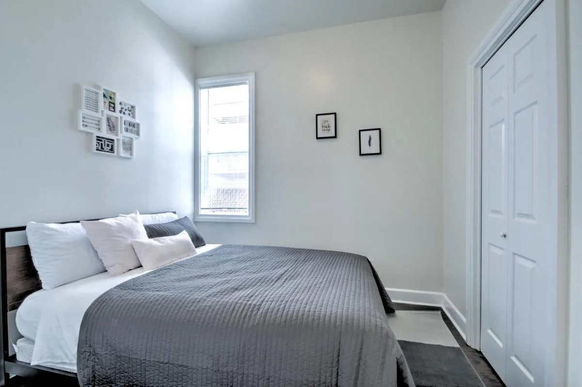 Image 6 of Hosteeva Capitol Hill 2BR Apt – 7 Walking Distance to Dining