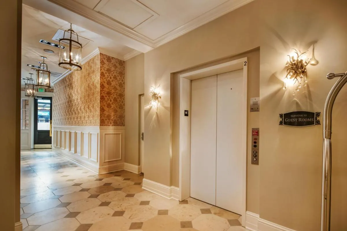 Image 2 of Hotel Ballard