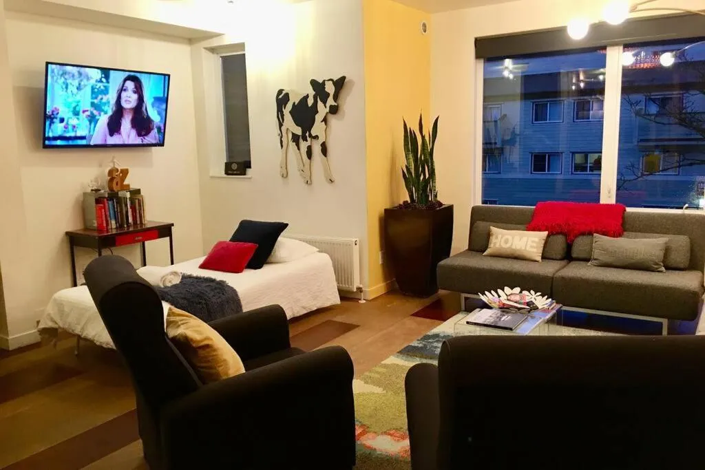 Image 6 of Huge & fun artist’s loft – 5 levels!