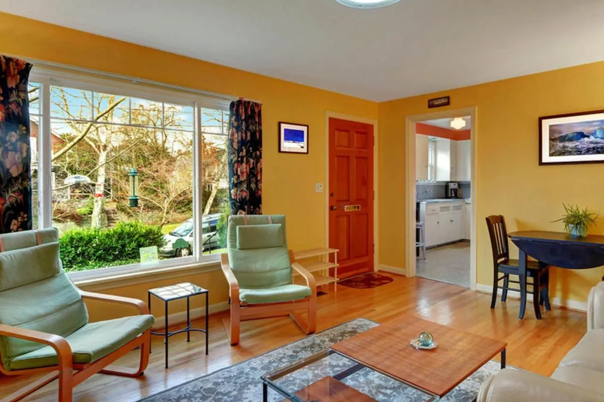 Image 3 of Husky Hideaway – 2 Bed 1 Bath Vacation home in Seattle