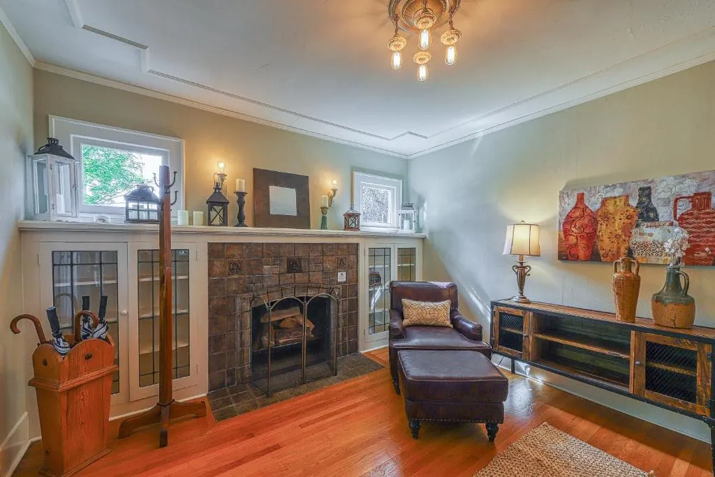 Image of Lakefront Craftsman