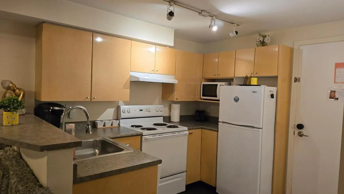 Image 1 of Lovely 1 Bedroom Condo in the Heart of Seattle!