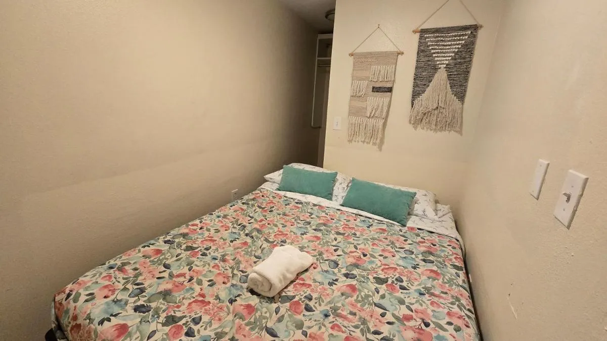 Image 2 of Lovely 1 Bedroom Condo in the Heart of Seattle!