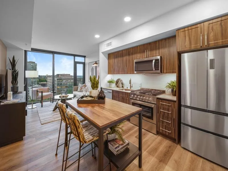 Image 4 of Luxury 1 Bedroom 1Bath Convention Center