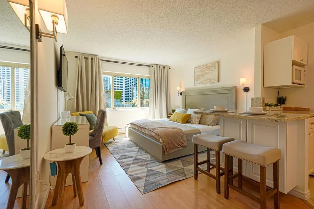 Image of Luxury Downtown Studio King Bed City View